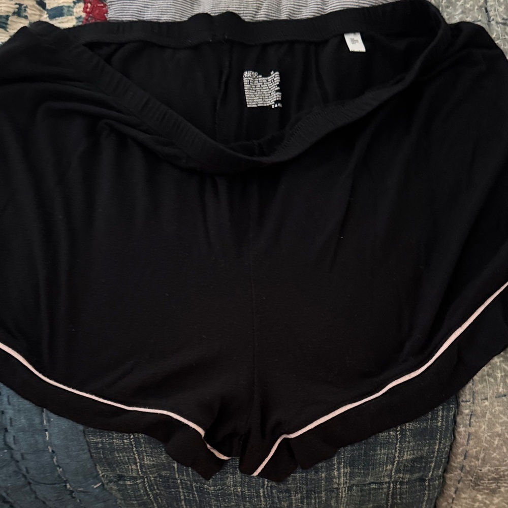 Gilligan & O'Malley Black Shorts with Pink Trim